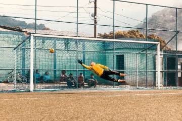 马卡：姆巴佩最后一练结束前5分钟突感腘绳肌不适，所有人都很惊讶（配图示意）